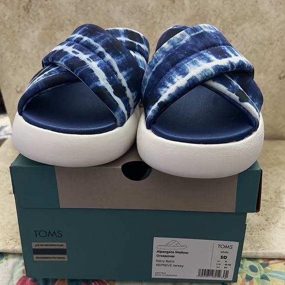 TOMS Alpargata Mallow Crossover Navy Batik Slides NIB sz 10 - Picture 1 of 8